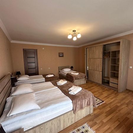 Гостевой дом Kazbegi Guide Экстерьер фото