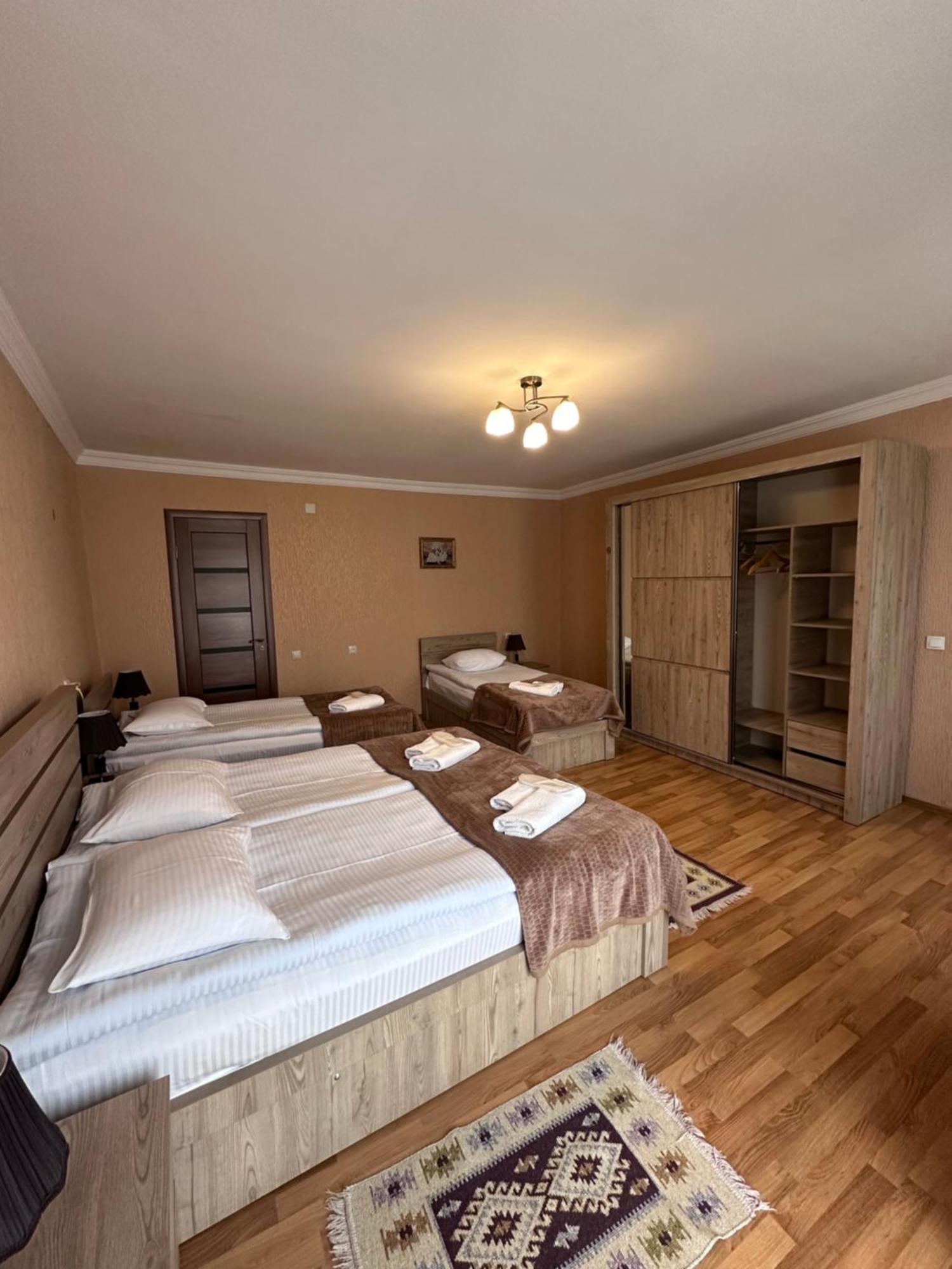 Гостевой дом Kazbegi Guide Экстерьер фото